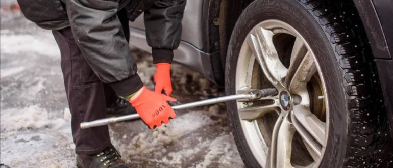 Выездной шиномонтаж на Иваньковском шоссе: решение для срочного ремонта