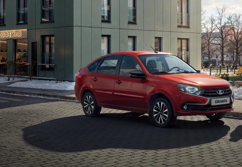 Почему LADA Granta остаётся самым продаваемым авто в России